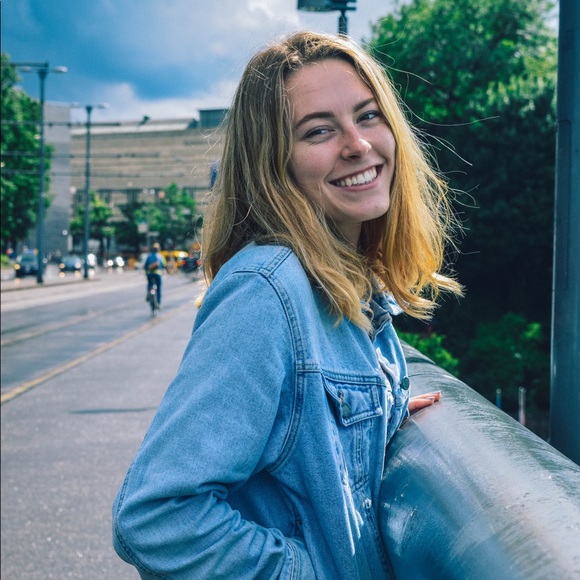 MEET ME - Picture 2 of 4